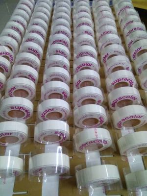 La cara del control del aceite de Kryolan pulveriza la sola fundación impermeable del maquillaje